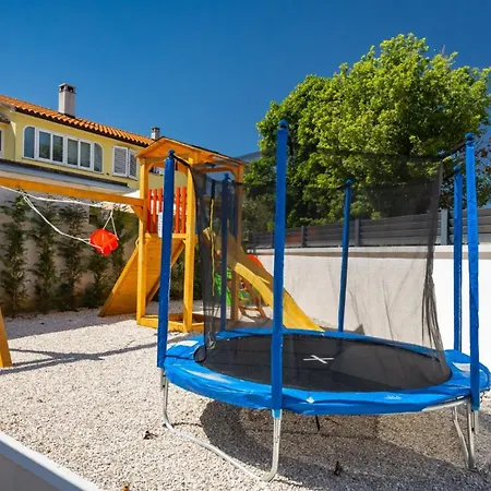 Villa Beautiful Barbara With Pool In Kastelir *
